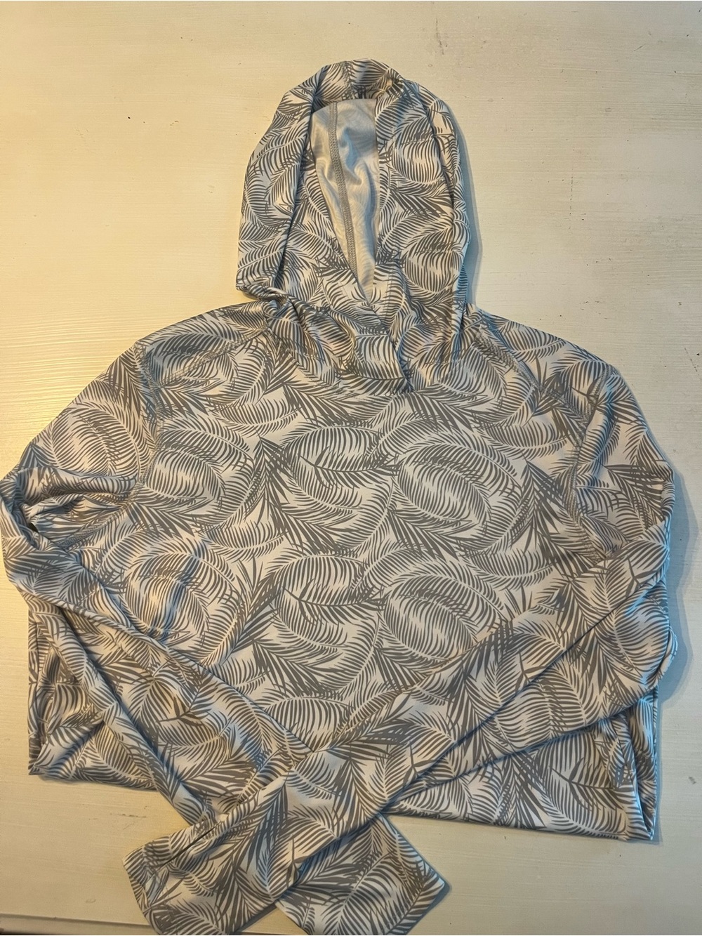 Bass Pro Shops Women's Long Sleeve Tee in White and Gray Leaf Print